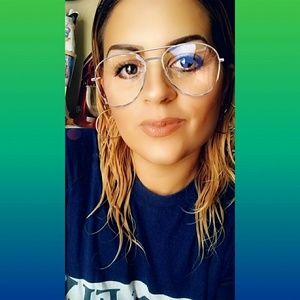 Meet your Posher, Ana